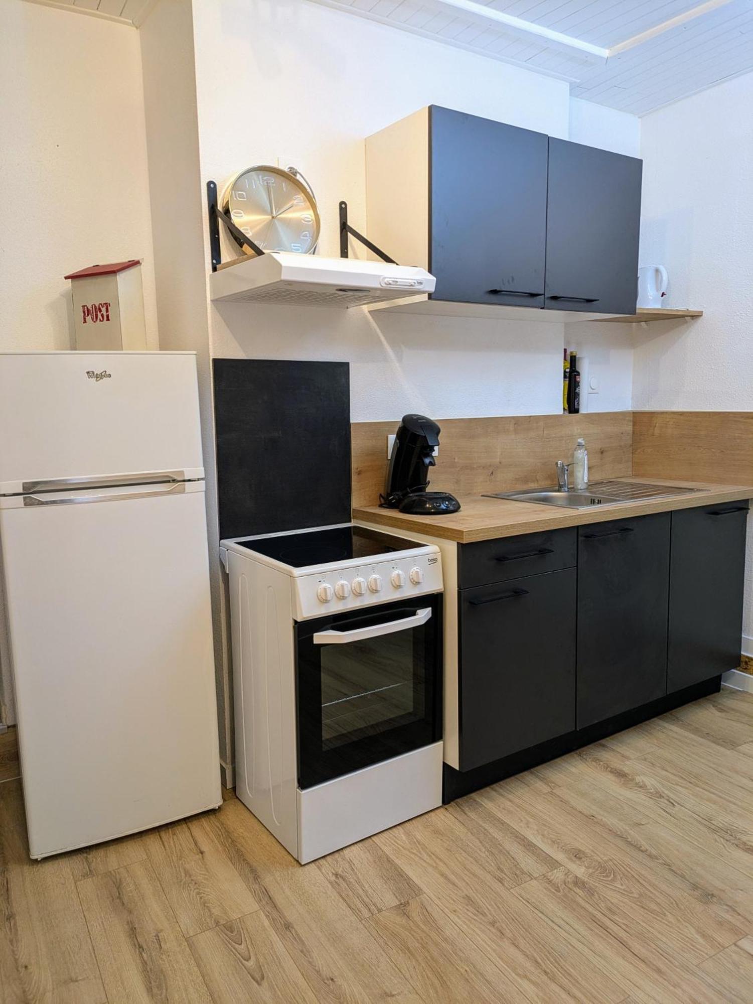 Apartamento Sous La Tour Poligny  Exterior foto